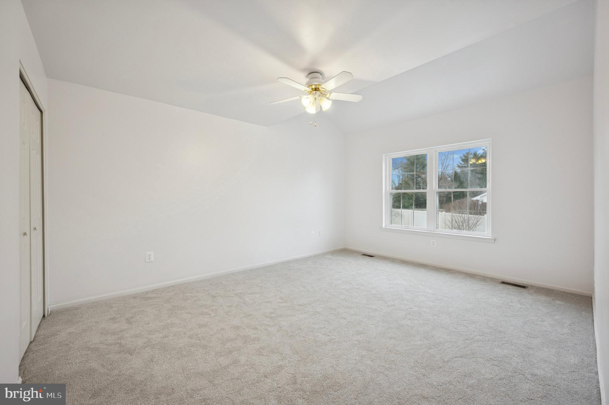 COLLEGE WOODS - Residential