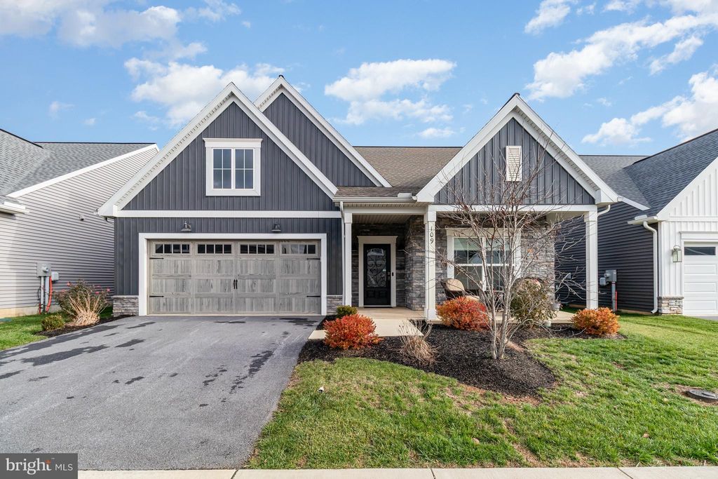 Photo of 109 Pinnacle Ridge Blvd, ANNVILLE, PA 17003 (MLS # PALN2023648)