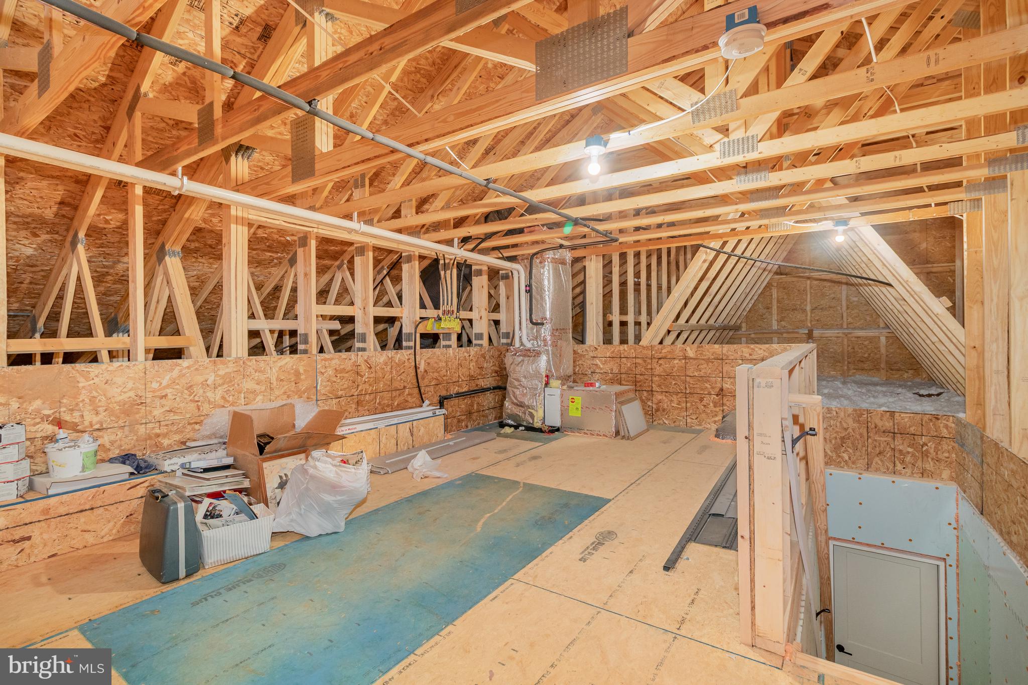 WINDING CREEK - Residential