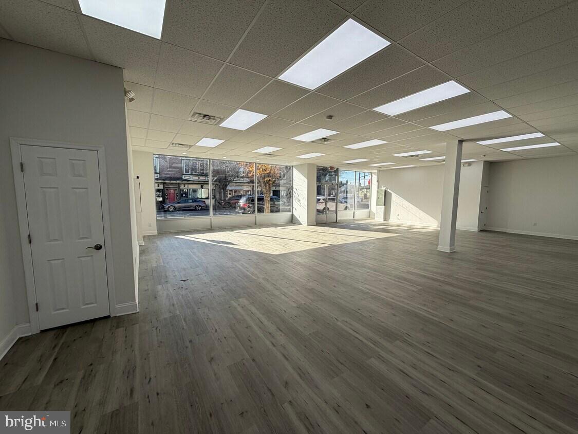 527 MONMOUTH STREET 529