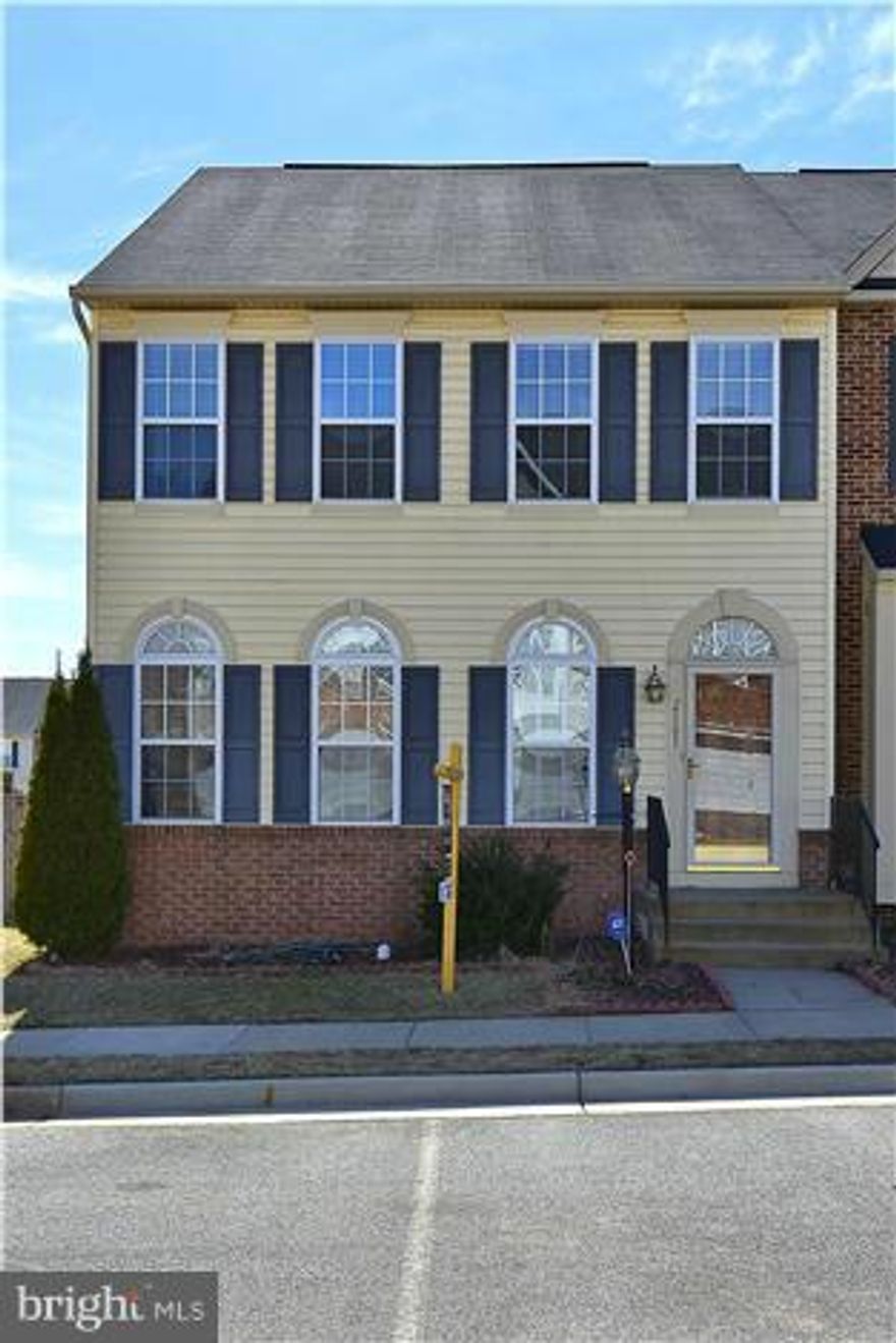 End unit townhouse in popular Rippon Landing with over 3,000 sq ft w/multi level bum out. Large fenced yrd with brick patio. Open floor plan incudes hardwood on entire 1st flr, large gourmet kit, family rm with gas fireplace and breakfast rm Master BR with sitting area and luxury bath. Finished walkout basement with media rm including projector/screen, rec/den rm, storage rm. Tour w/more photos