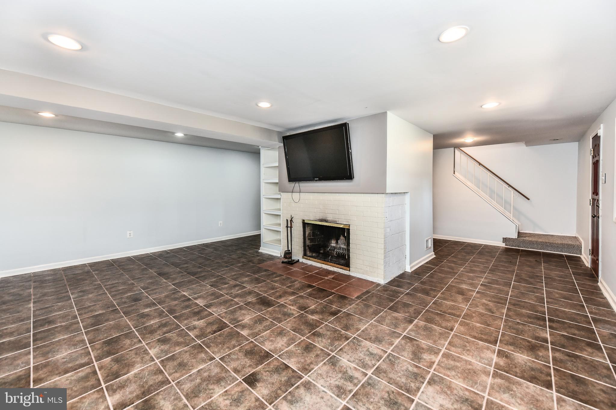 WEST SPRINGFIELD - Residential Lease