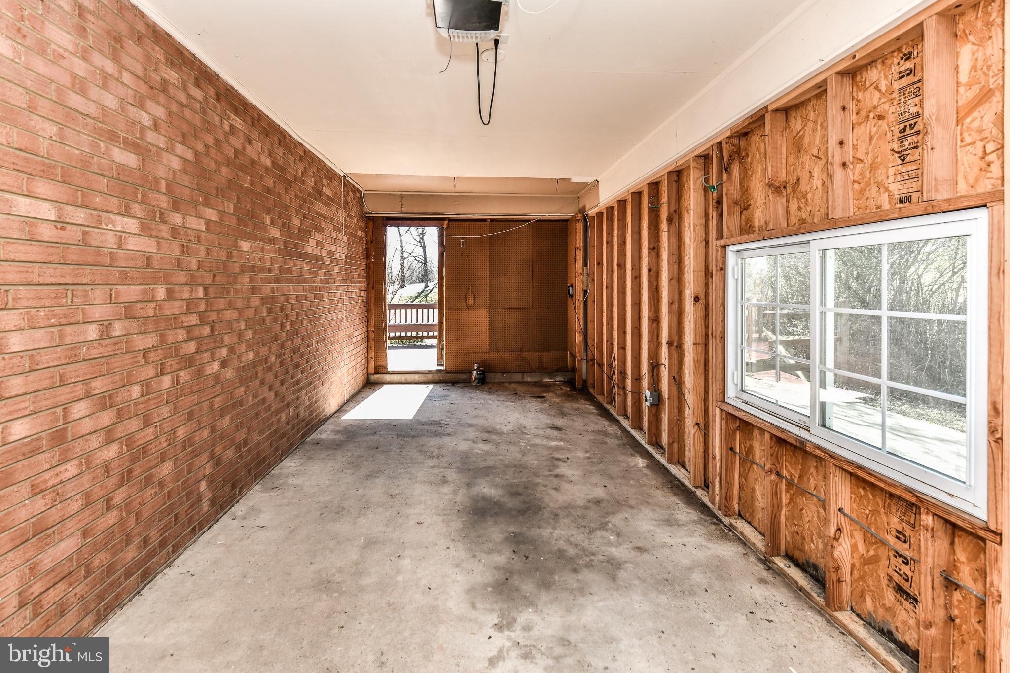 WEST SPRINGFIELD - Residential Lease