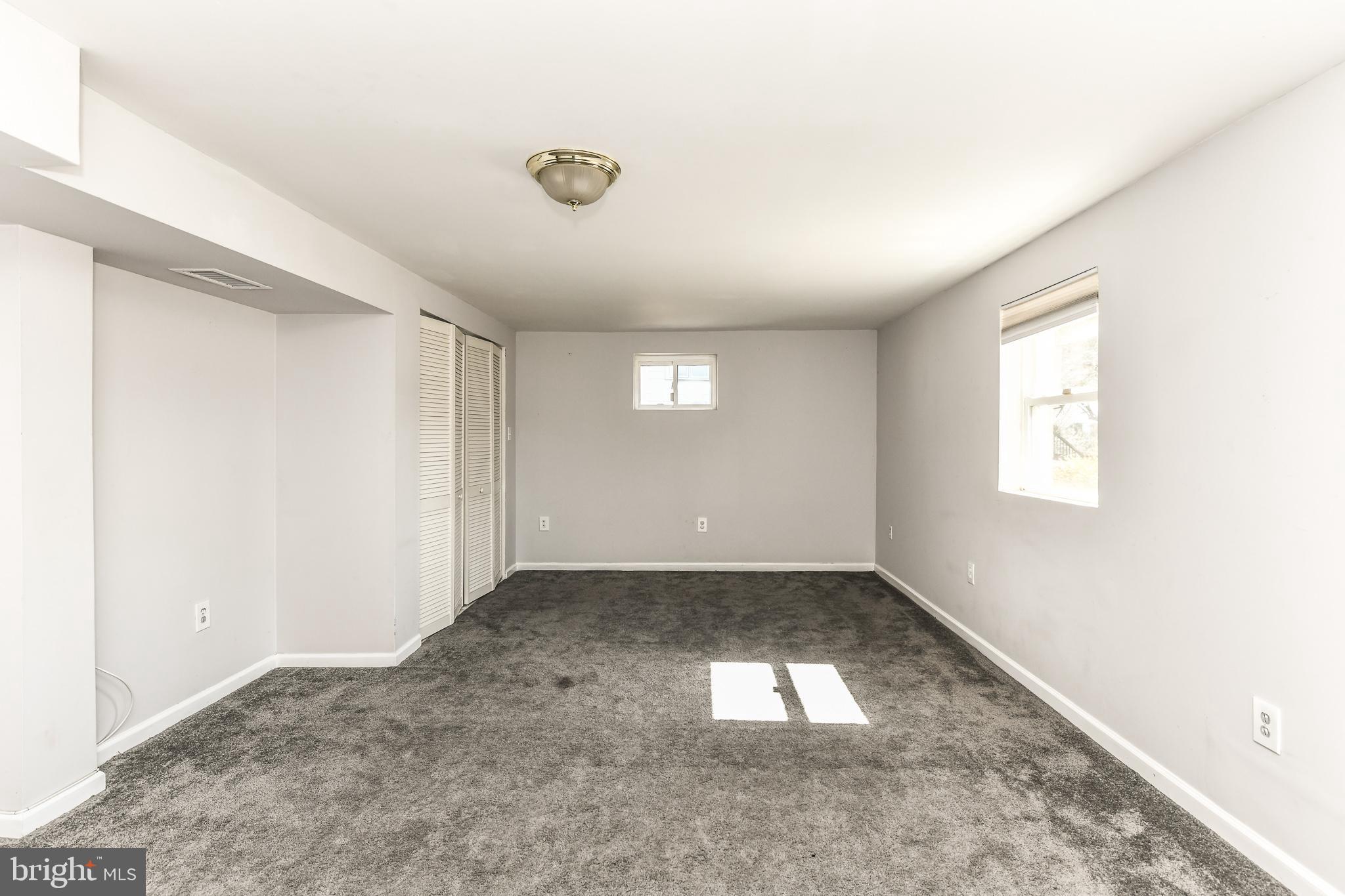 WEST SPRINGFIELD - Residential Lease