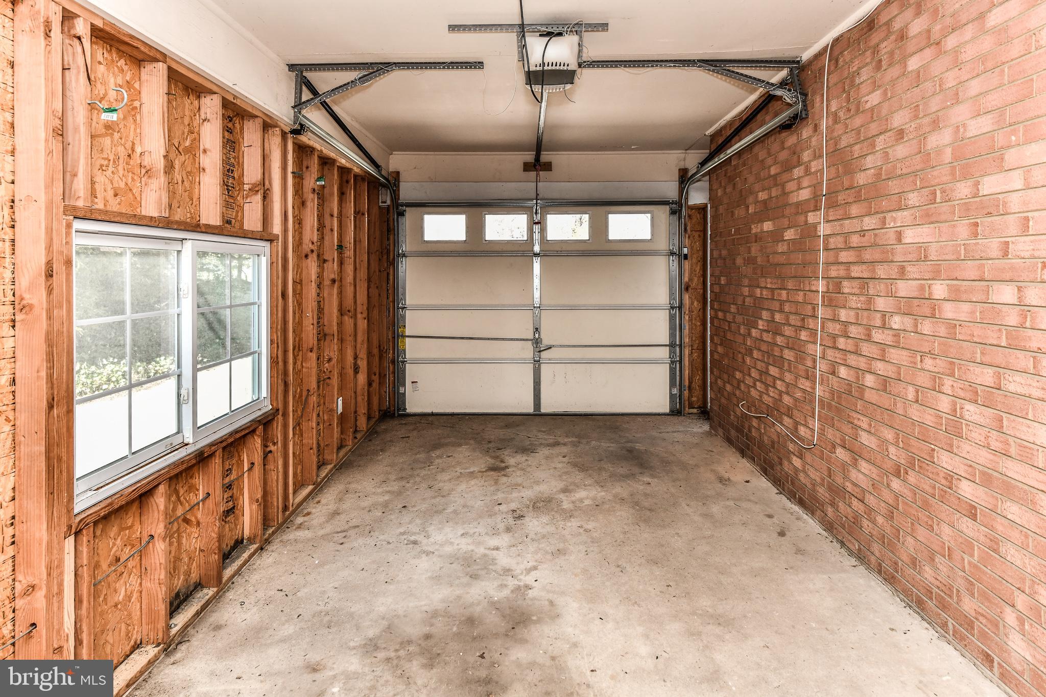 WEST SPRINGFIELD - Residential Lease