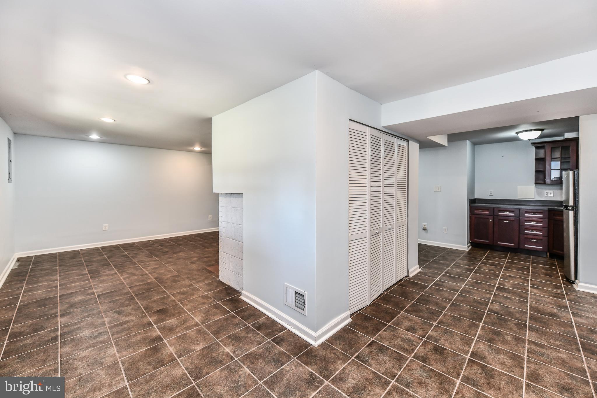 WEST SPRINGFIELD - Residential Lease