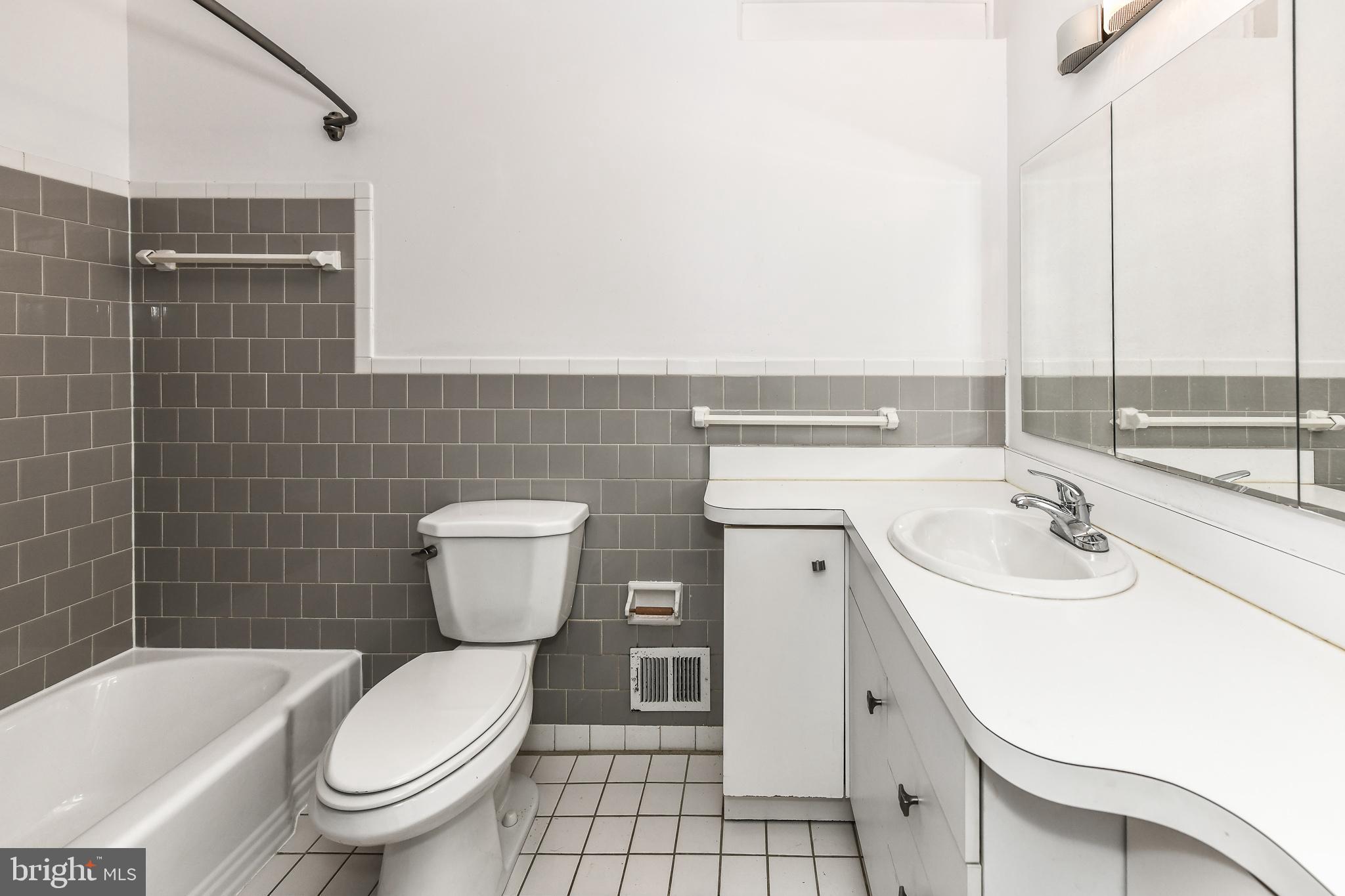 WEST SPRINGFIELD - Residential Lease