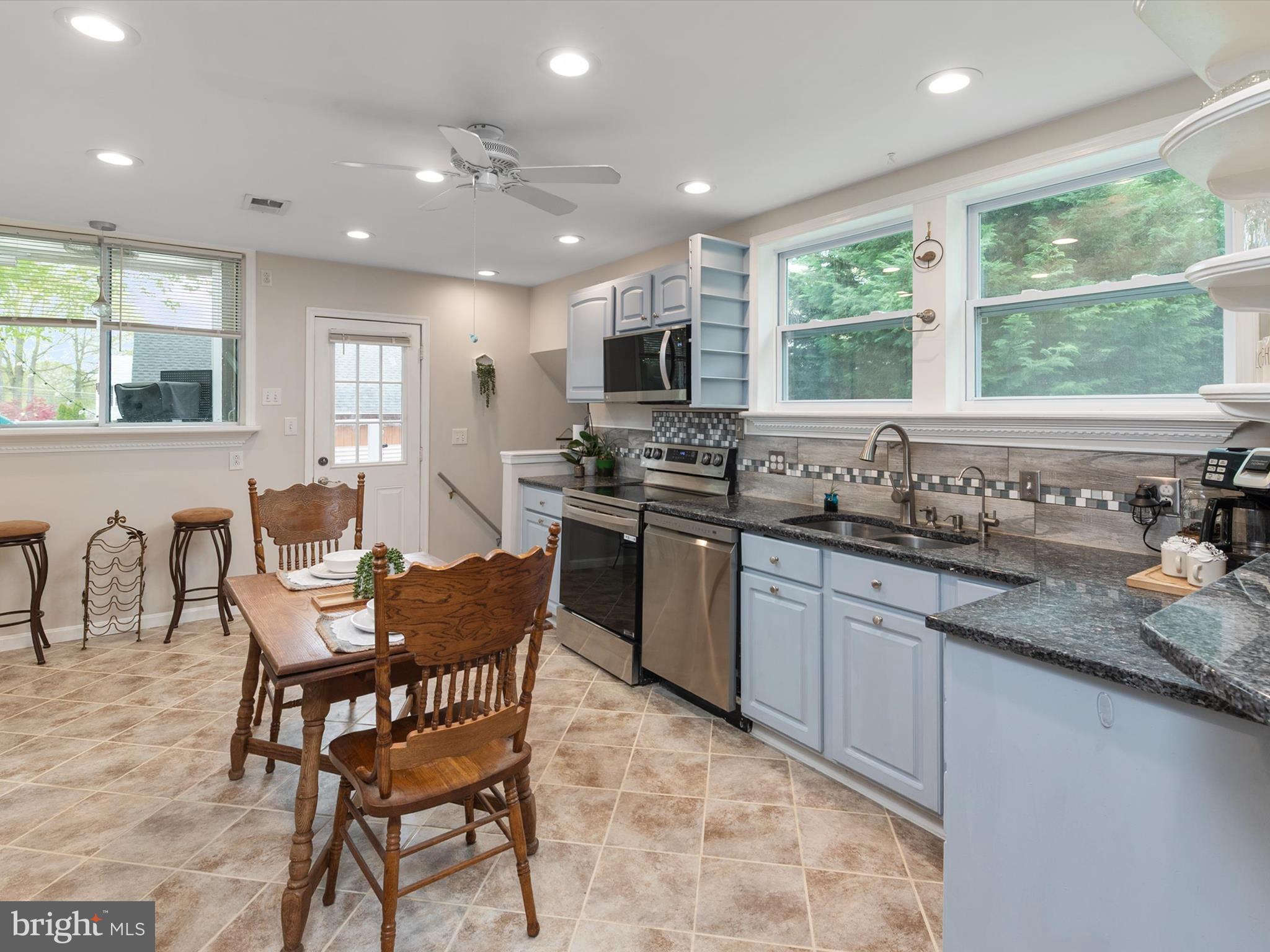 SELBY ON THE BAY - Residential