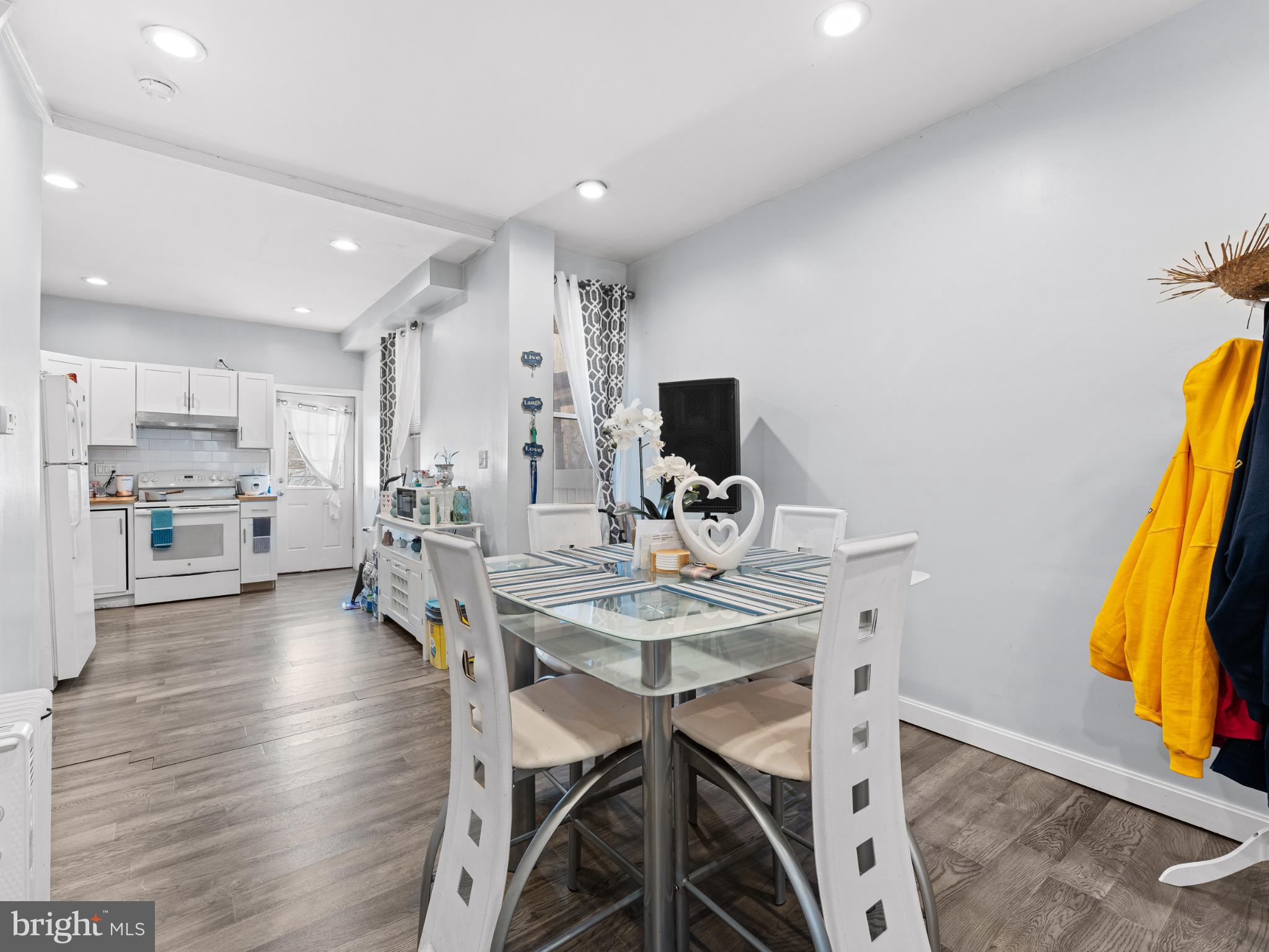 KENSINGTON - Residential