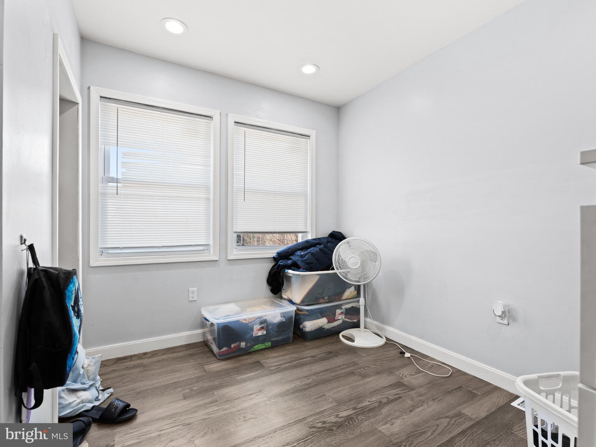 KENSINGTON - Residential