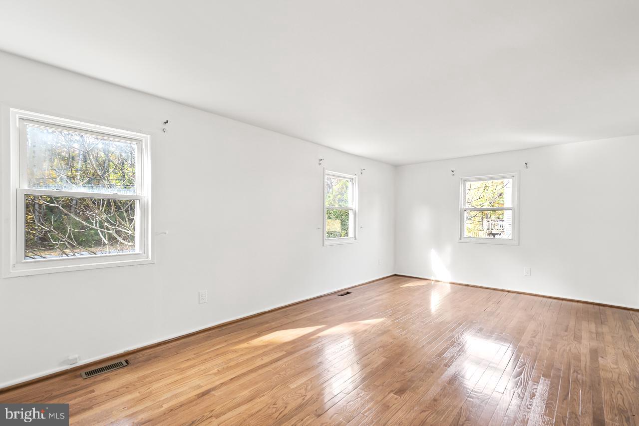 LAKE BRADDOCK - Residential