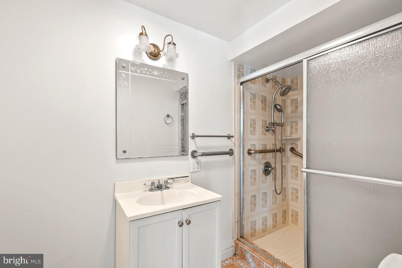 LAKE BRADDOCK - Residential