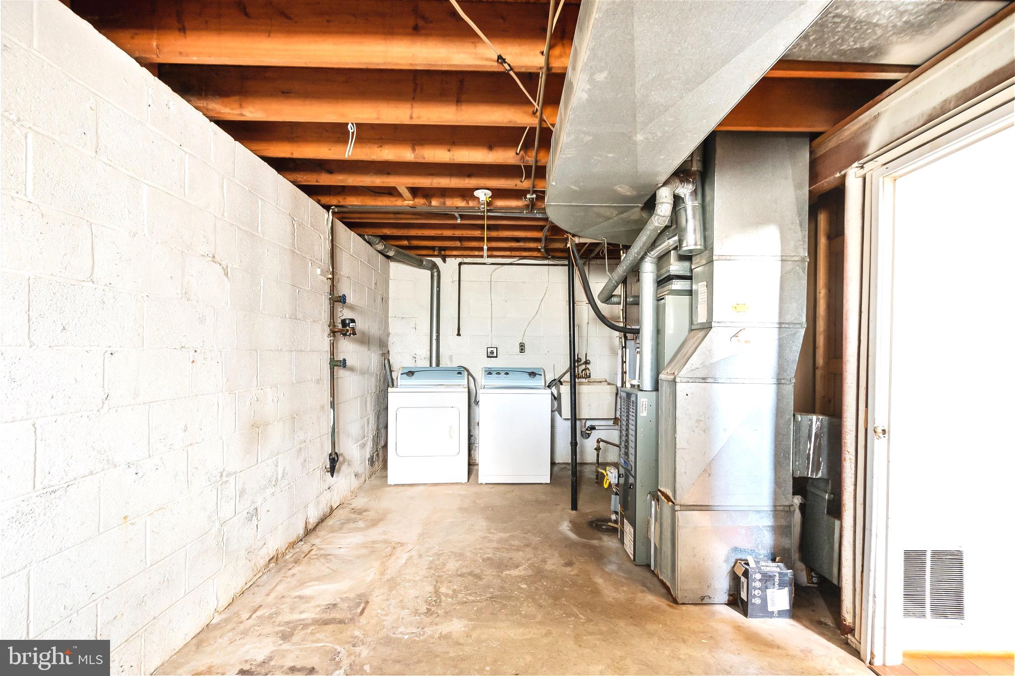 LAKE BRADDOCK - Residential