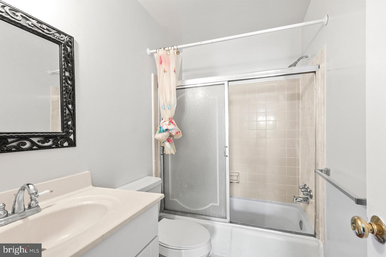 LAKE BRADDOCK - Residential