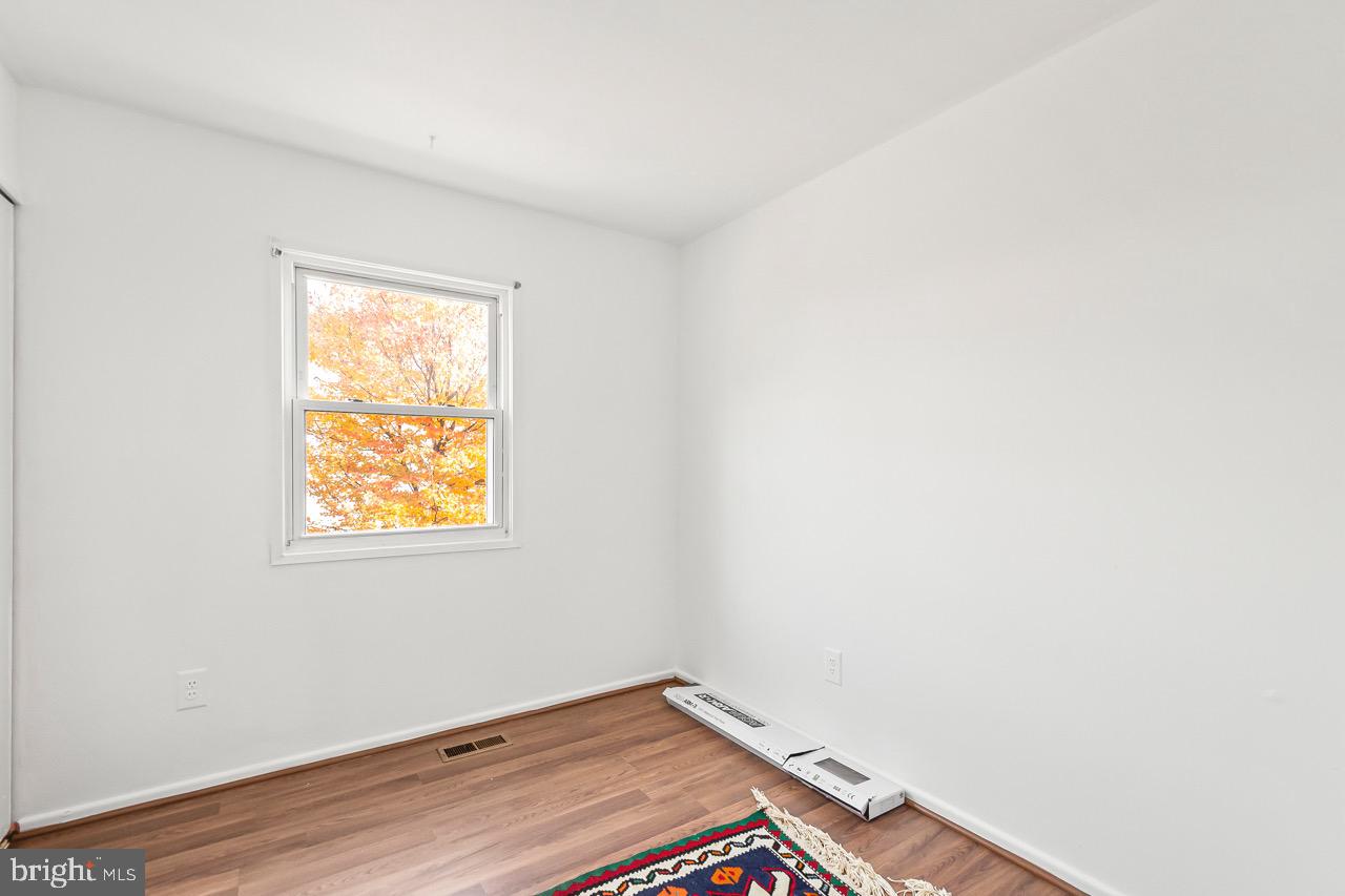 LAKE BRADDOCK - Residential