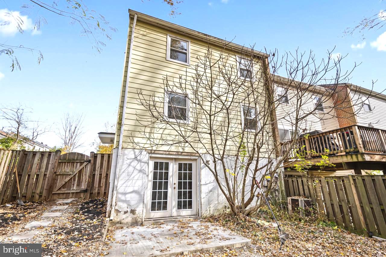 LAKE BRADDOCK - Residential