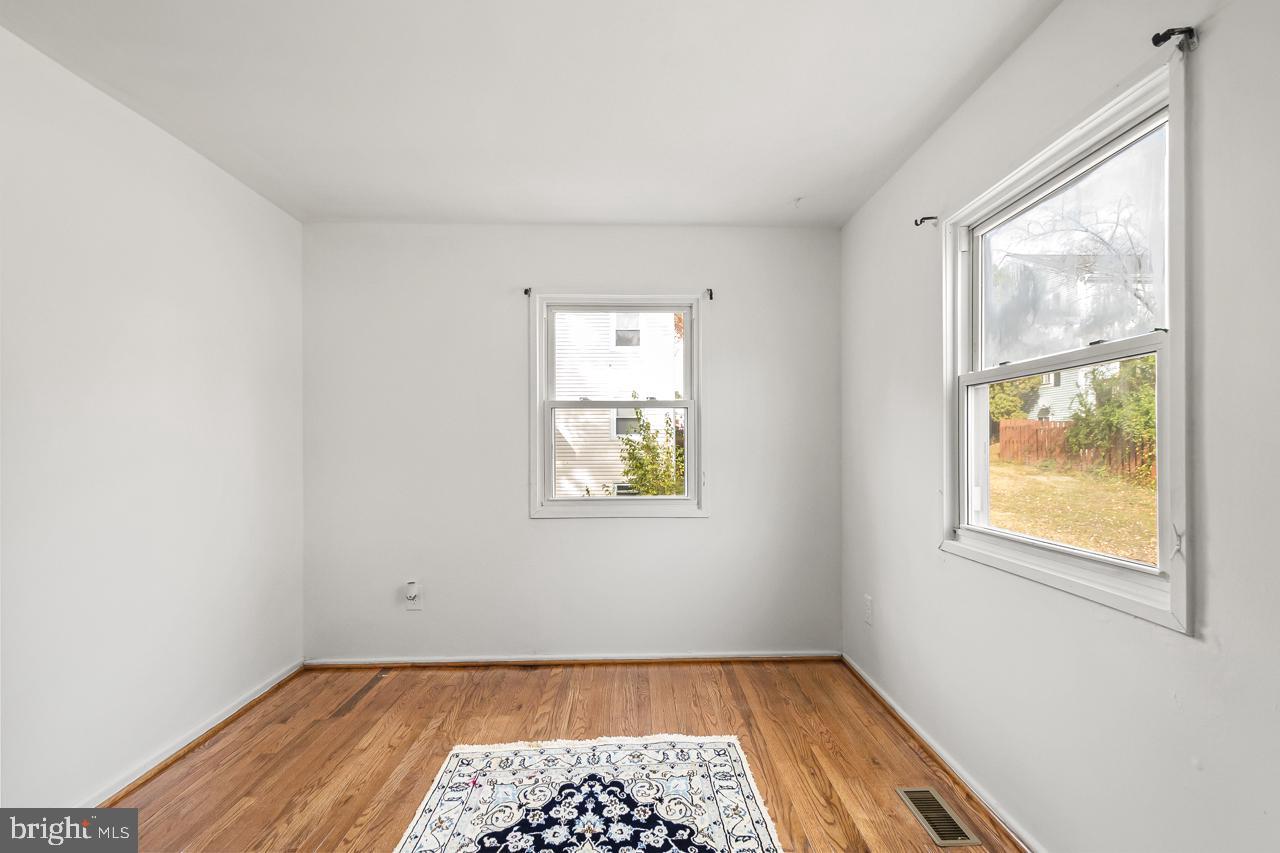 LAKE BRADDOCK - Residential