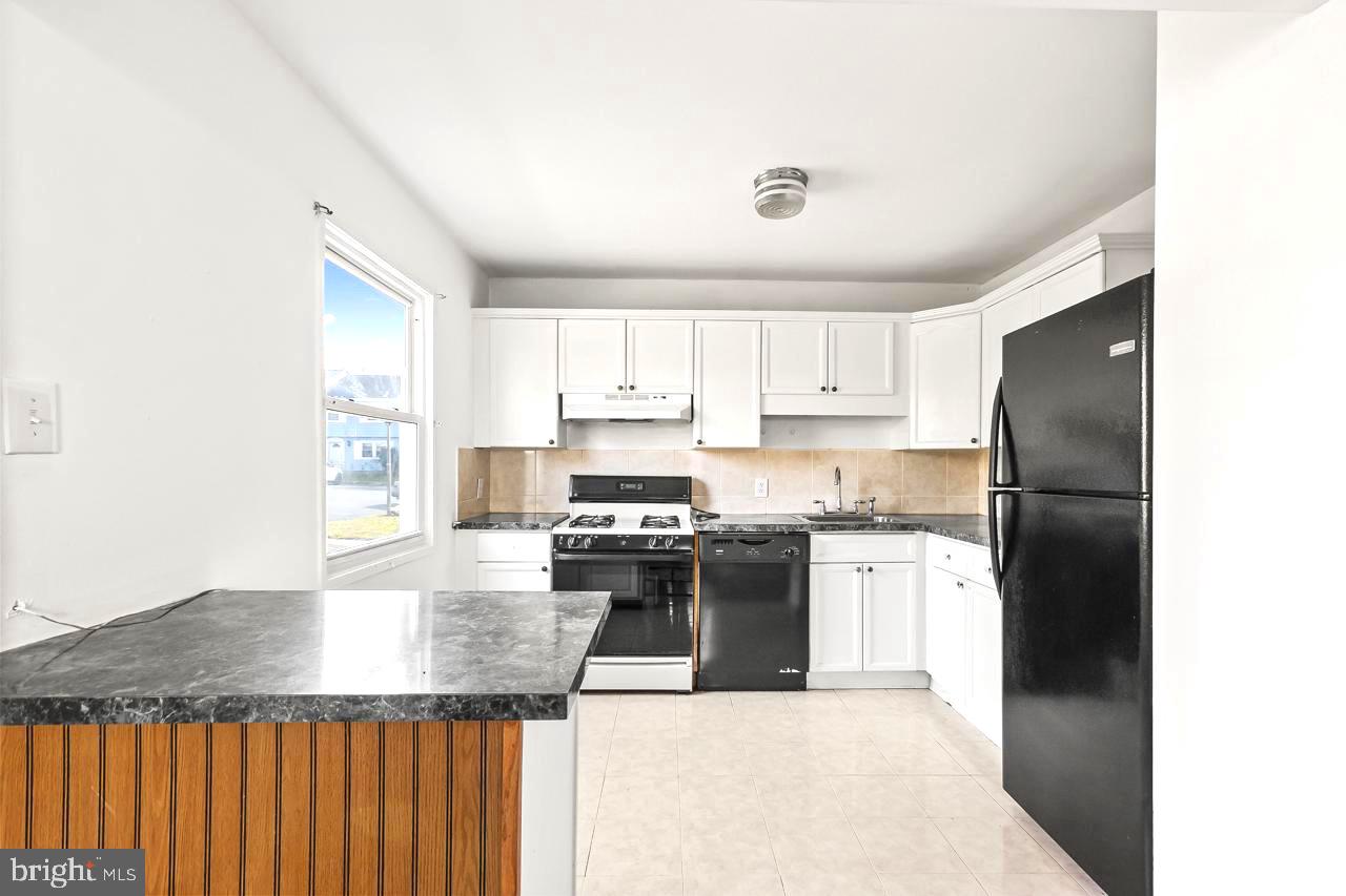 LAKE BRADDOCK - Residential