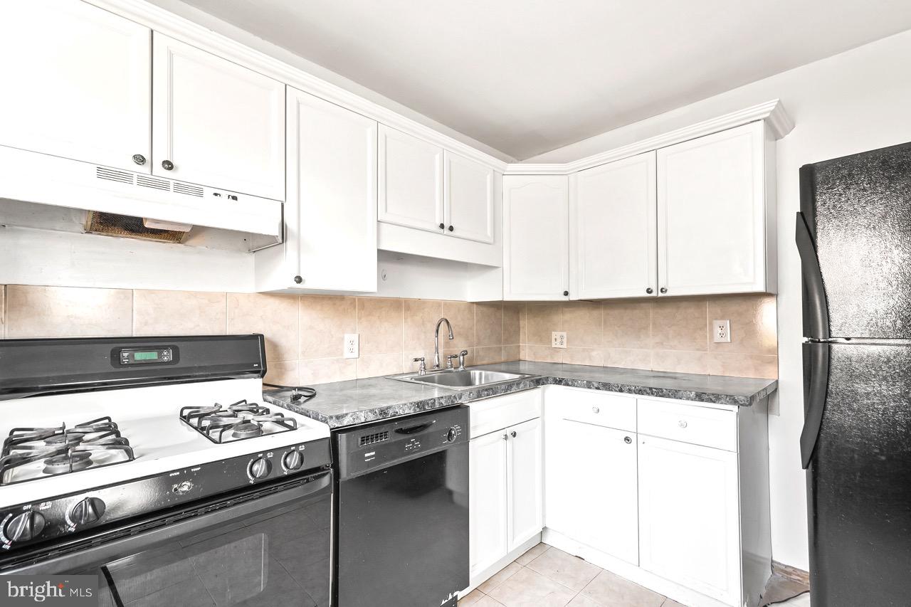 LAKE BRADDOCK - Residential