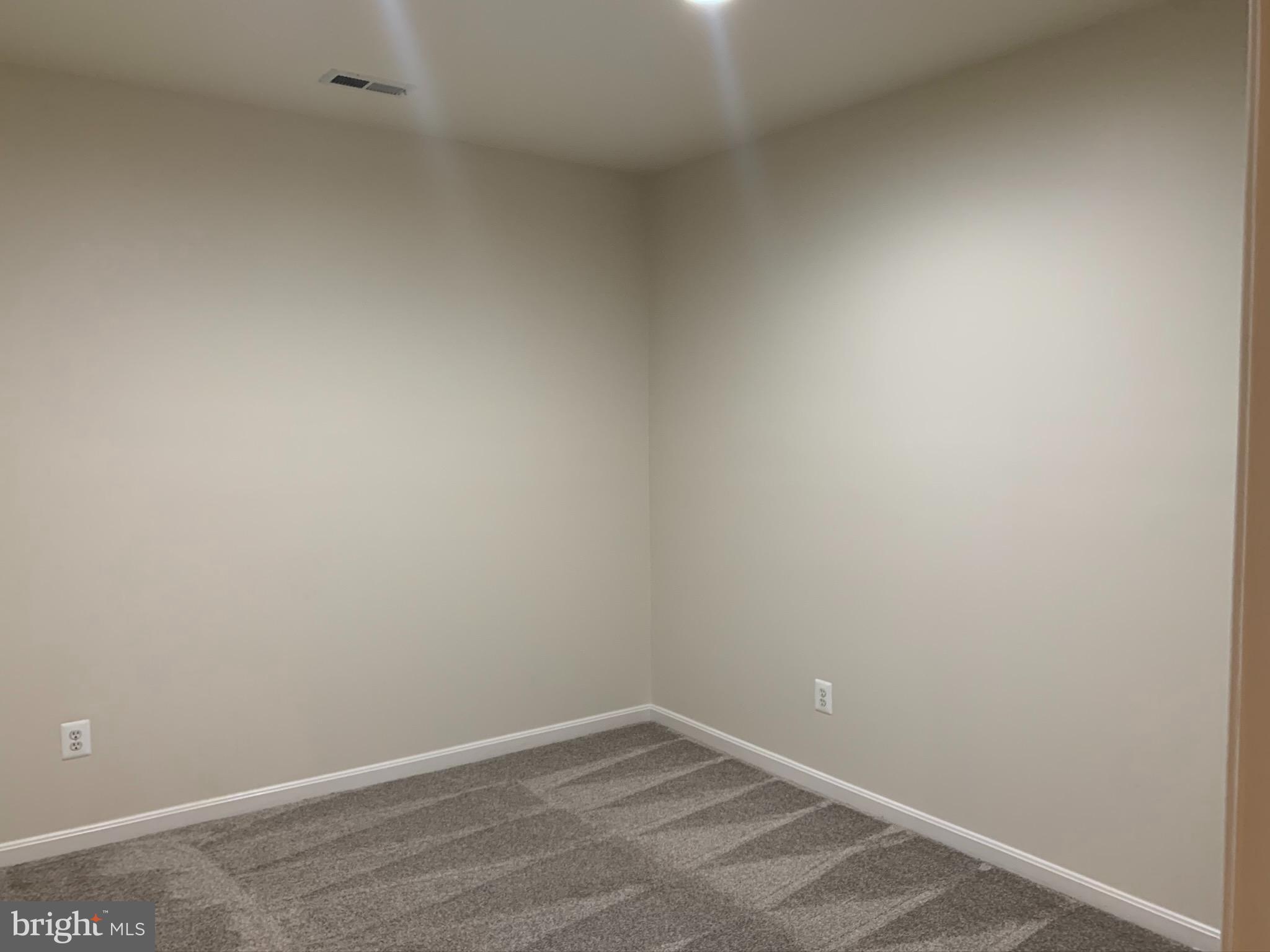 GOVERNORS GROVE - Residential Lease