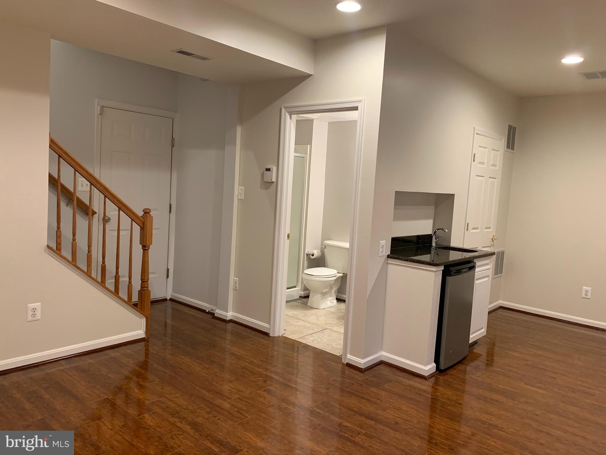 GOVERNORS GROVE - Residential Lease