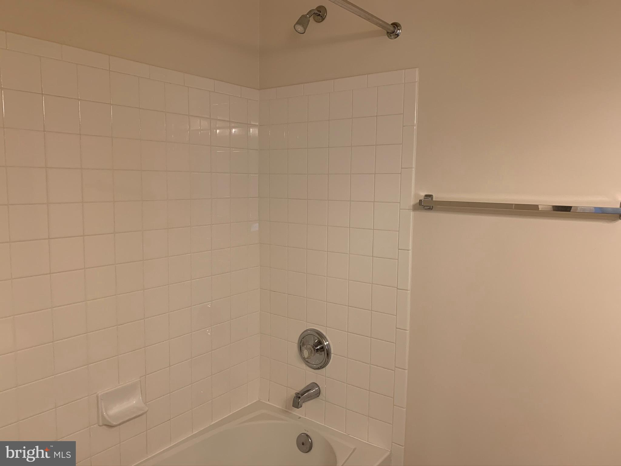 GOVERNORS GROVE - Residential Lease