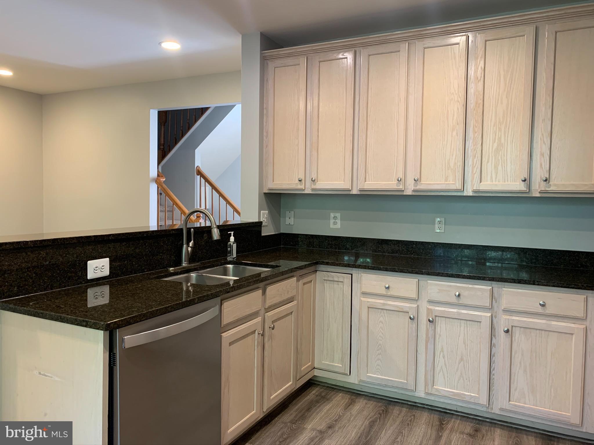 GOVERNORS GROVE - Residential Lease