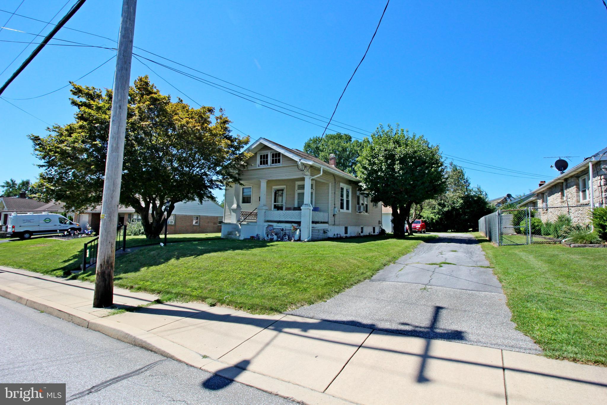 NEW HOLLAND BOROUGH - Residential