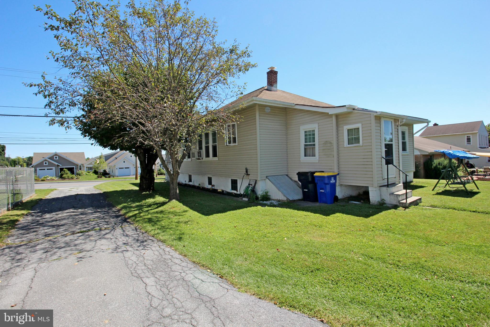 NEW HOLLAND BOROUGH - Residential