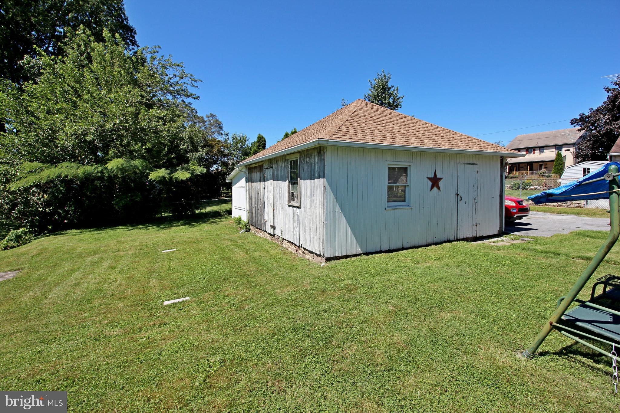 NEW HOLLAND BOROUGH - Residential