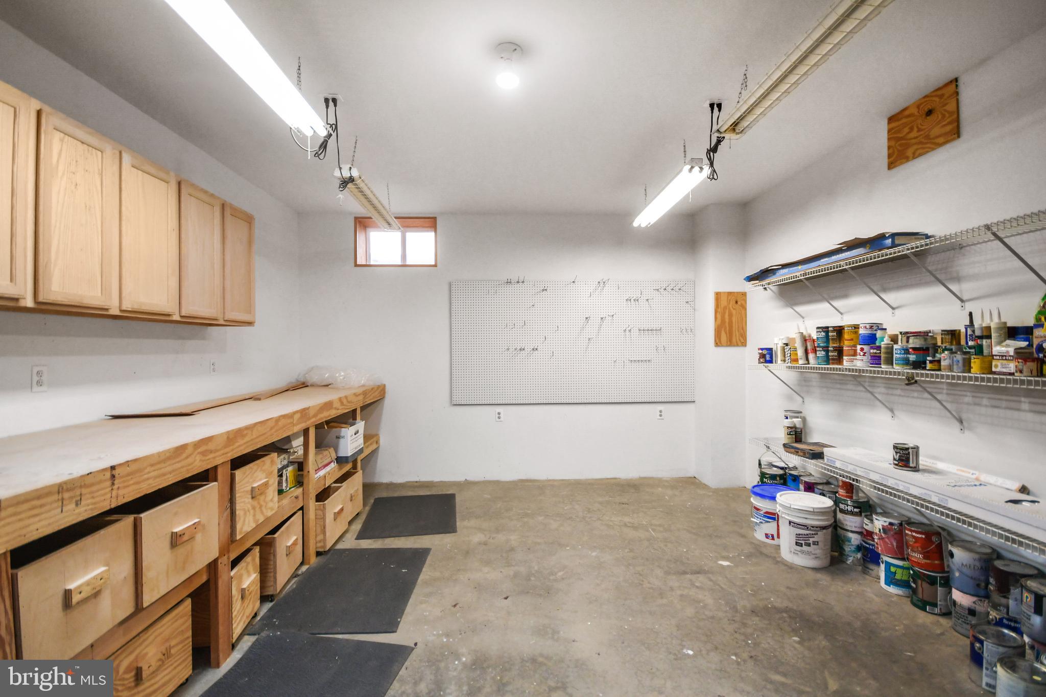 FOXFIELD AT MIDDLETOWN - Residential