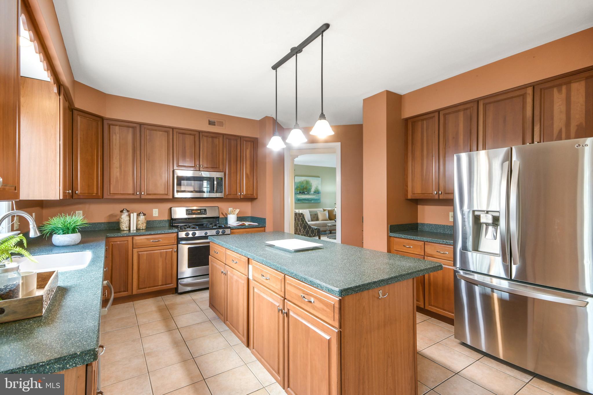 FOXFIELD AT MIDDLETOWN - Residential