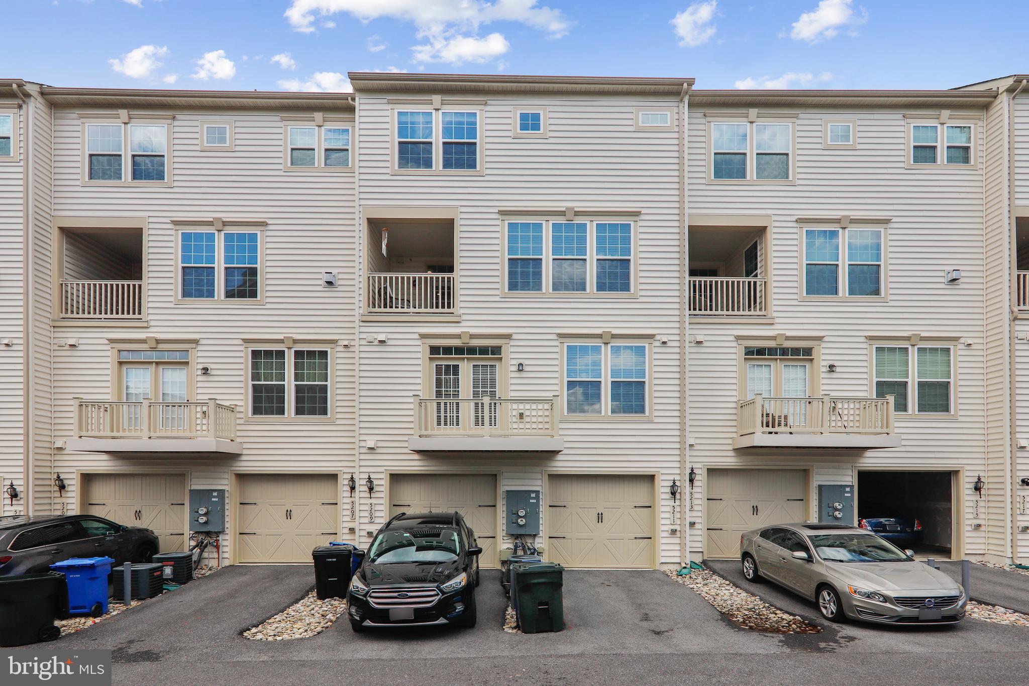 GREENBELT STATION - Residential