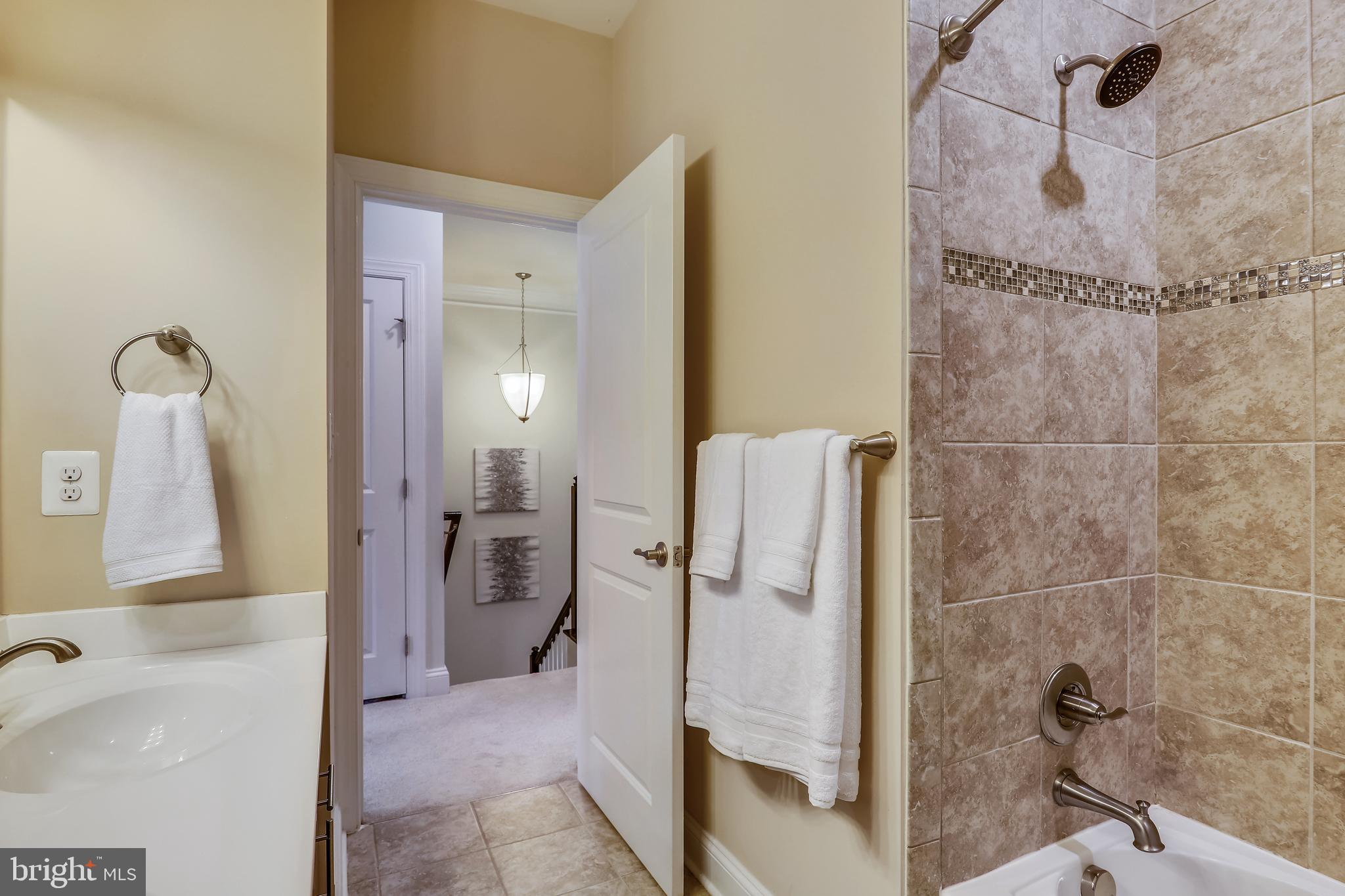 GREENBELT STATION - Residential