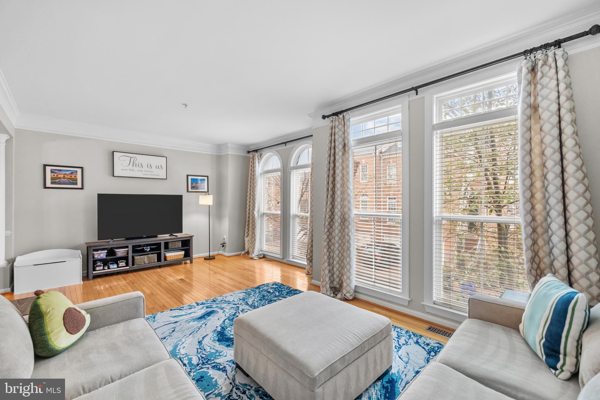 CAMERON STATION - Residential