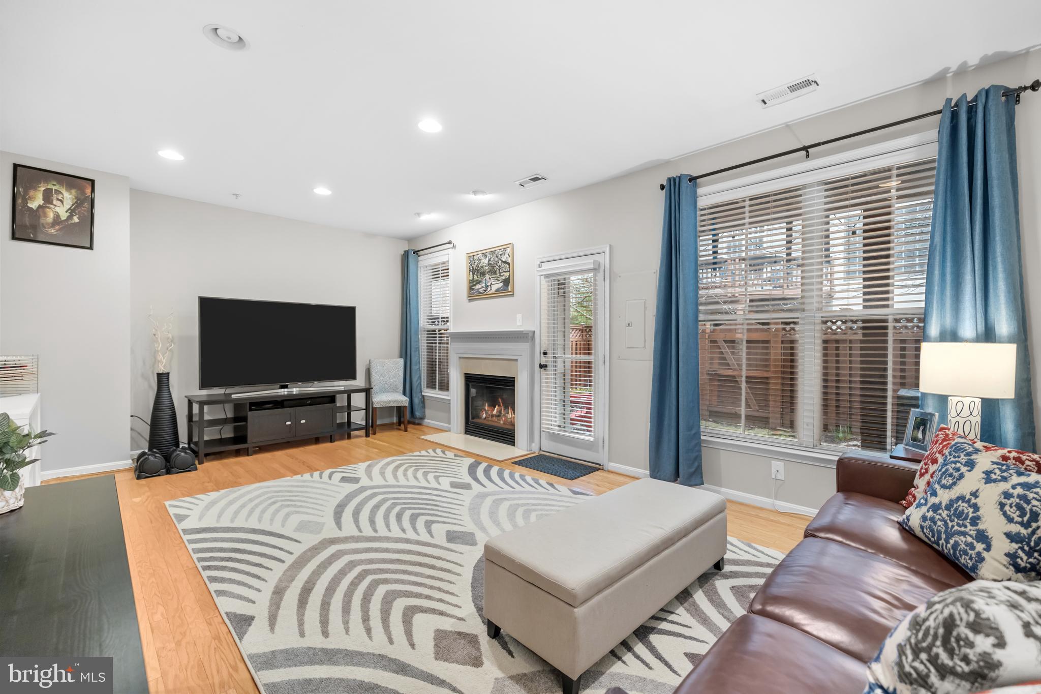 CAMERON STATION - Residential