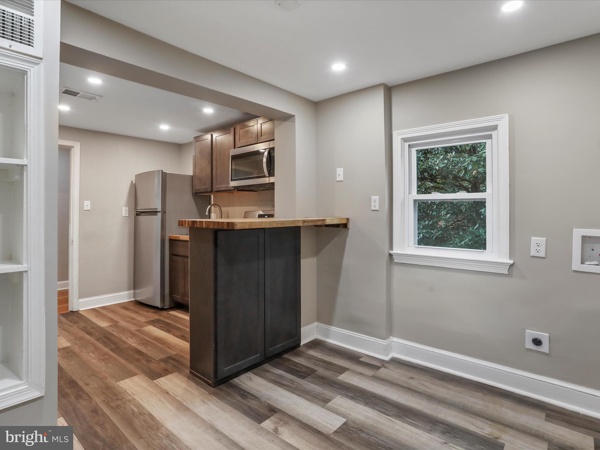 EDGEWOOD PARK - Residential