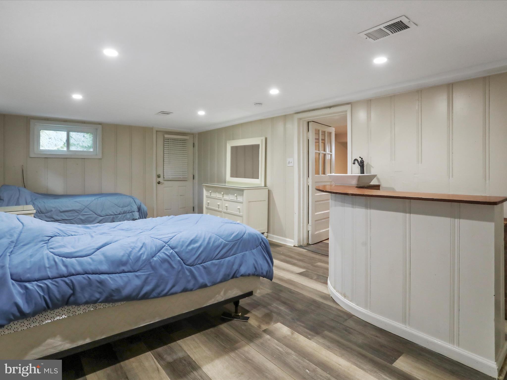 EDGEWOOD PARK - Residential