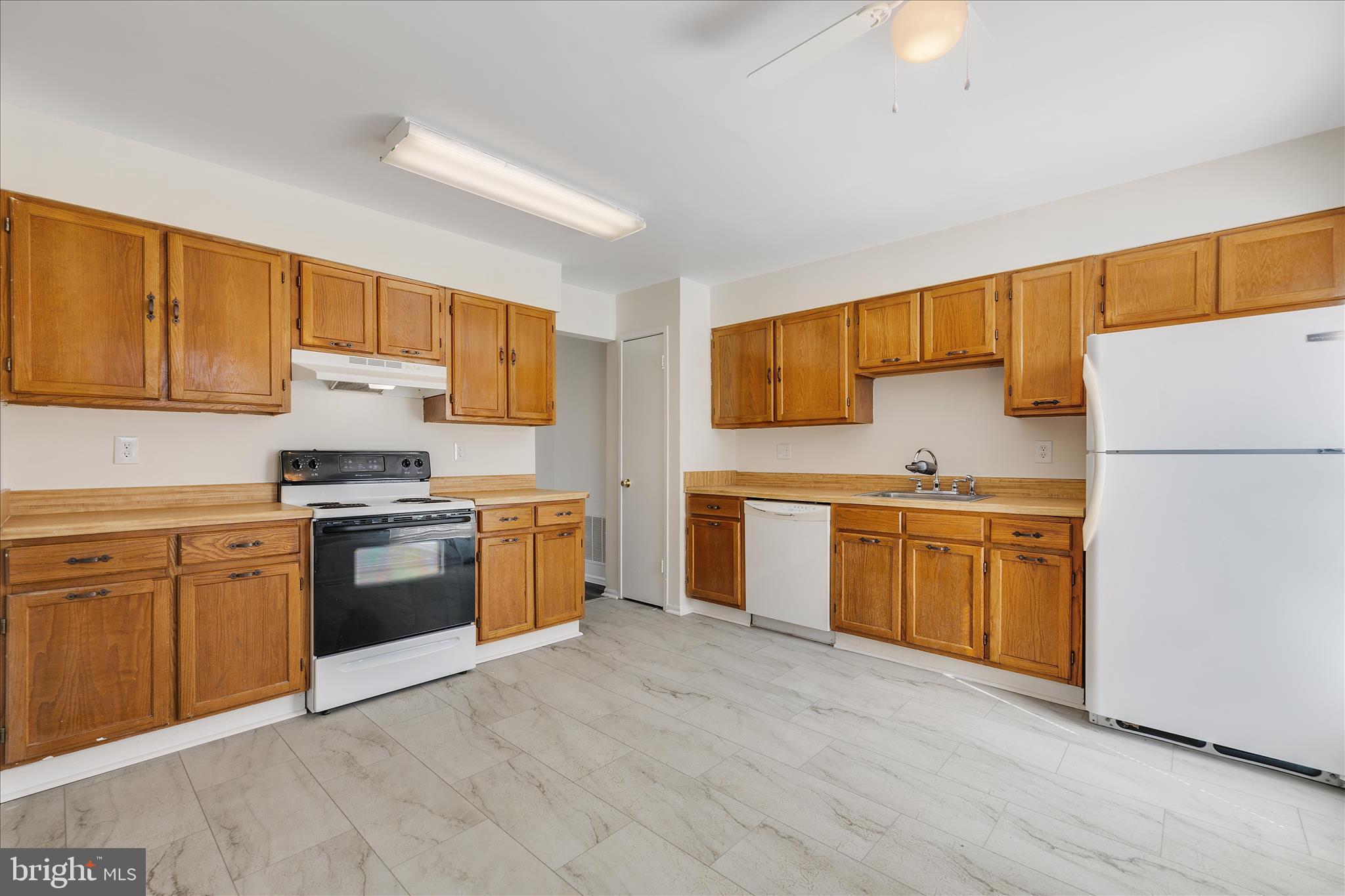 THE MEADOWS OF MANOR FARMS - Residential