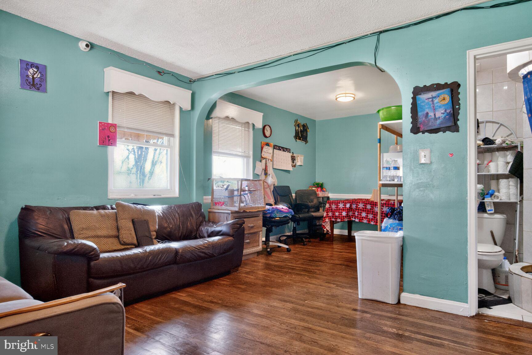 251 NICHOLSON STREET NE