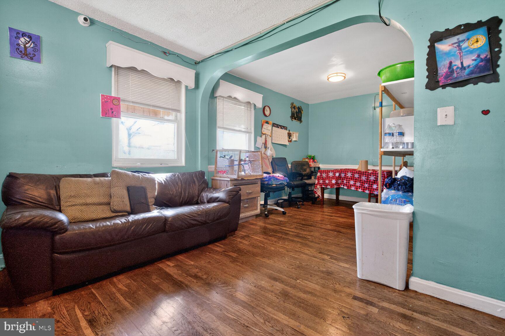 251 NICHOLSON STREET NE