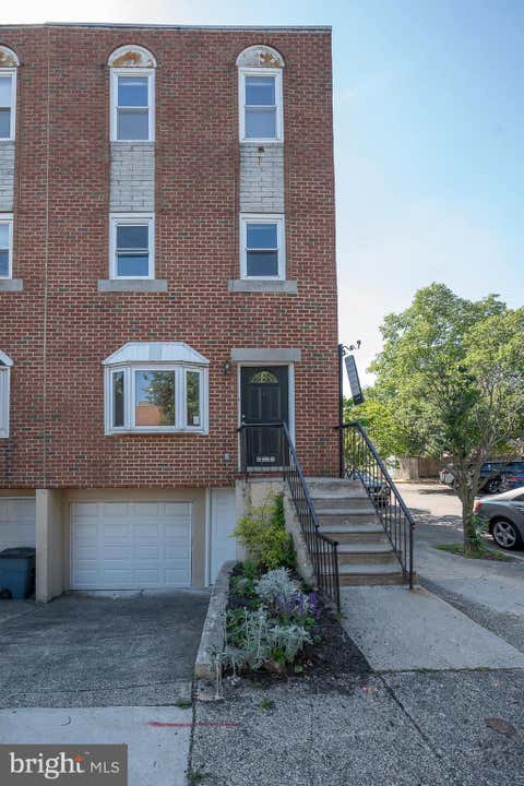 Townhouse For Rent - 2822 Ogden Street #A<br/> PHILADELPHIA, PA 19130