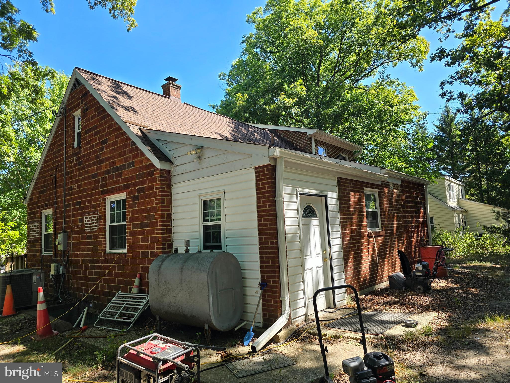 BALLARDS - Residential