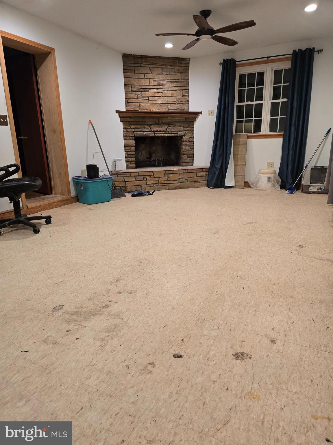 BALLARDS - Residential