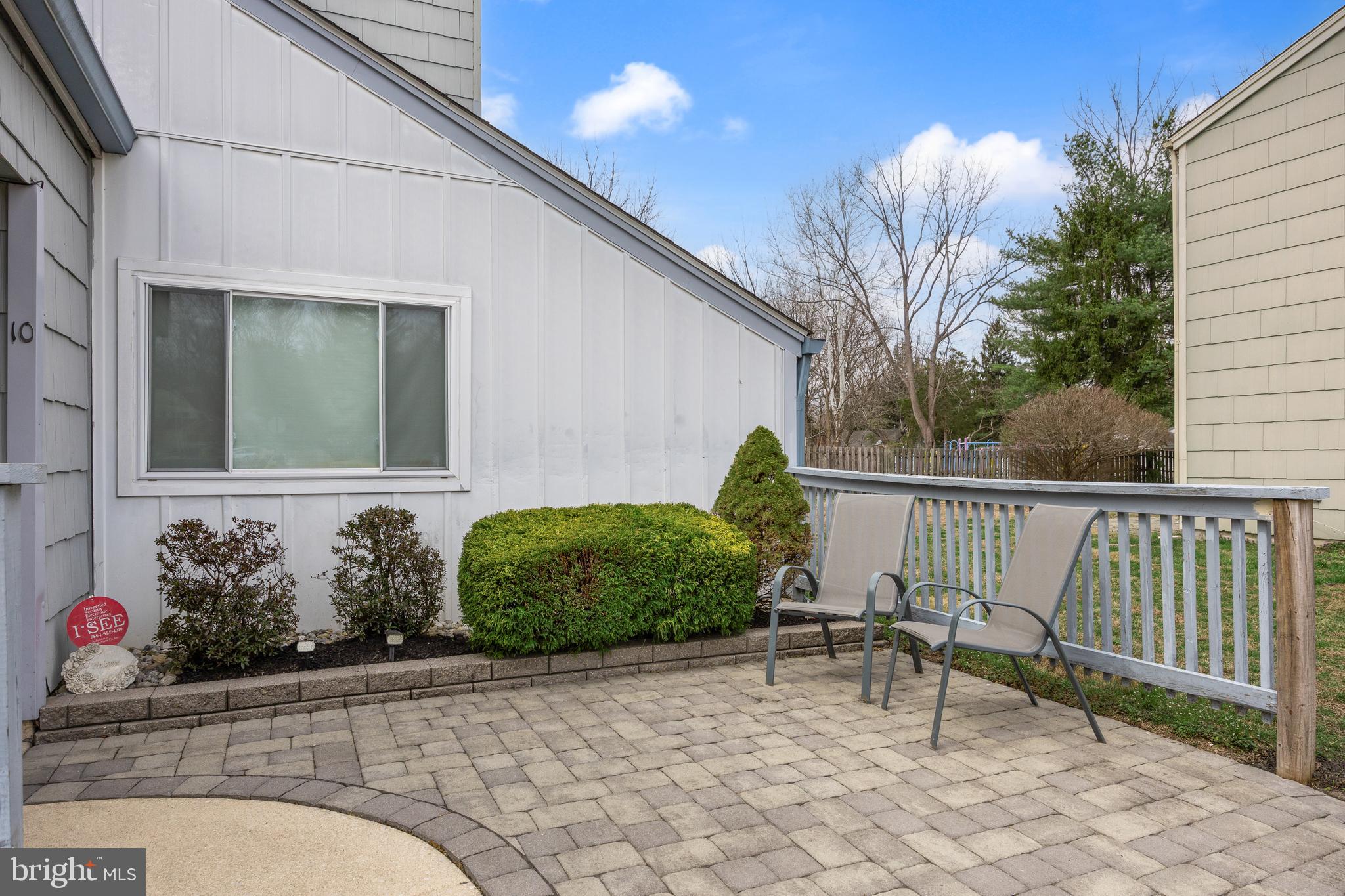 10 GLENWOOD DRIVE