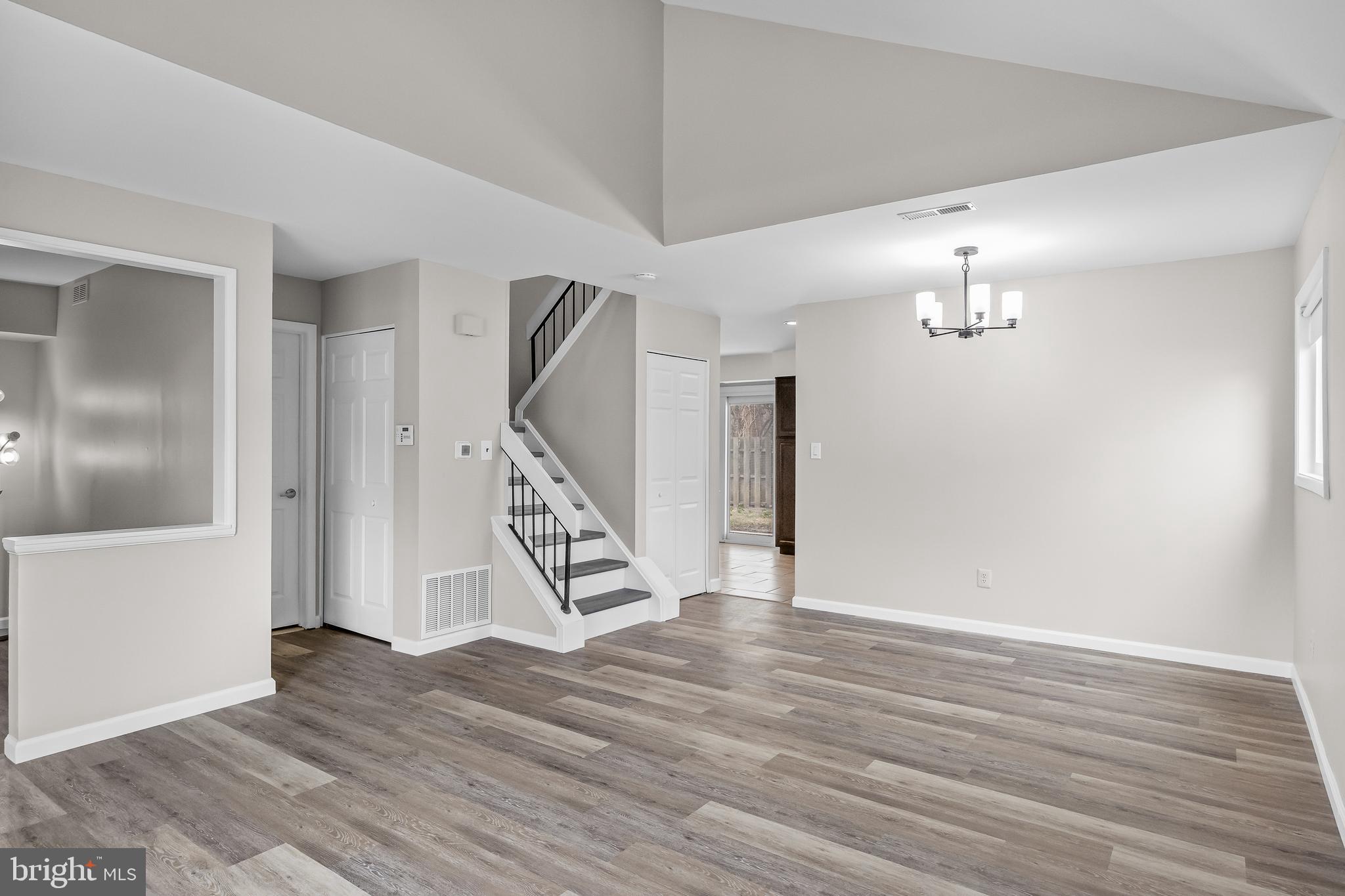 10 GLENWOOD DRIVE