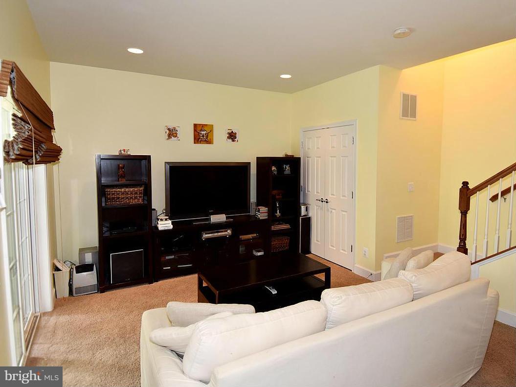 POTOMAC CLUB - Residential Lease