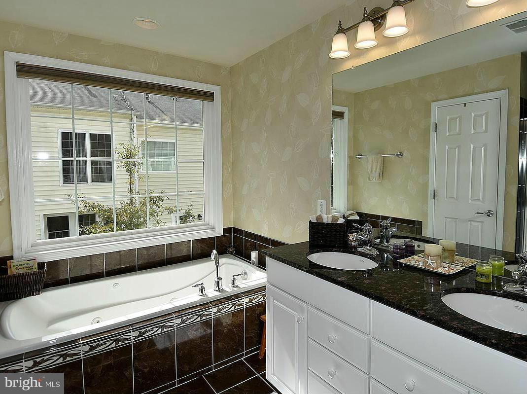POTOMAC CLUB - Residential Lease
