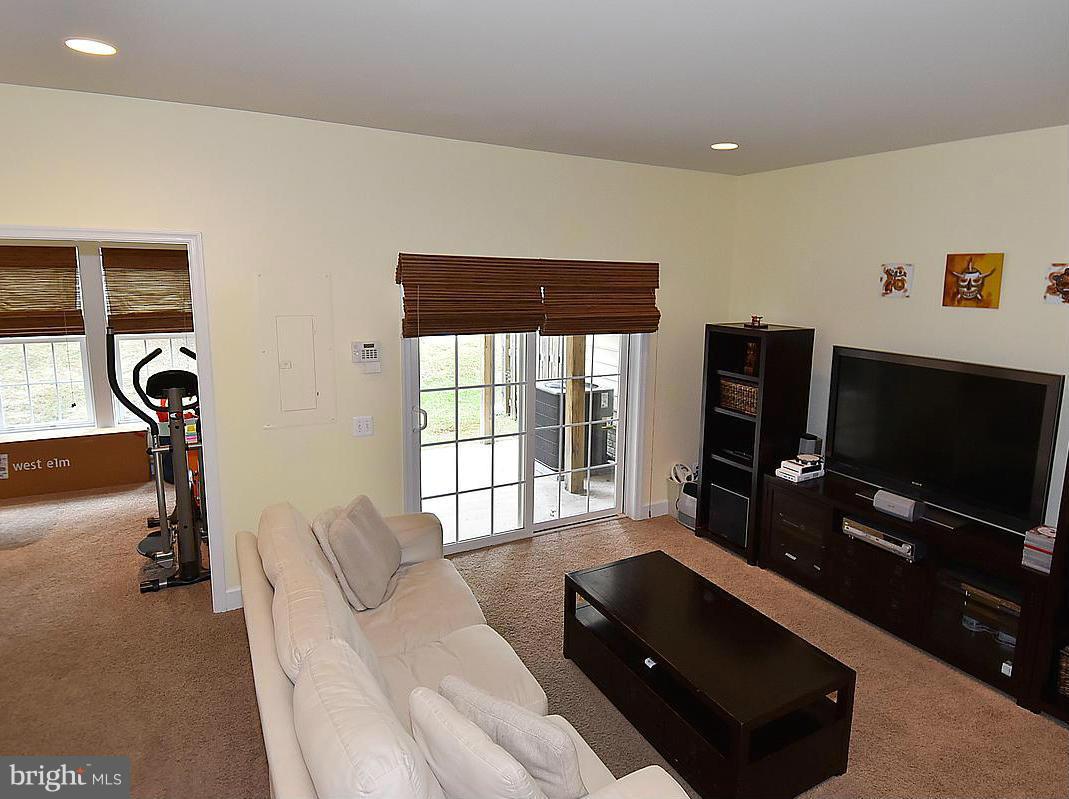 POTOMAC CLUB - Residential Lease