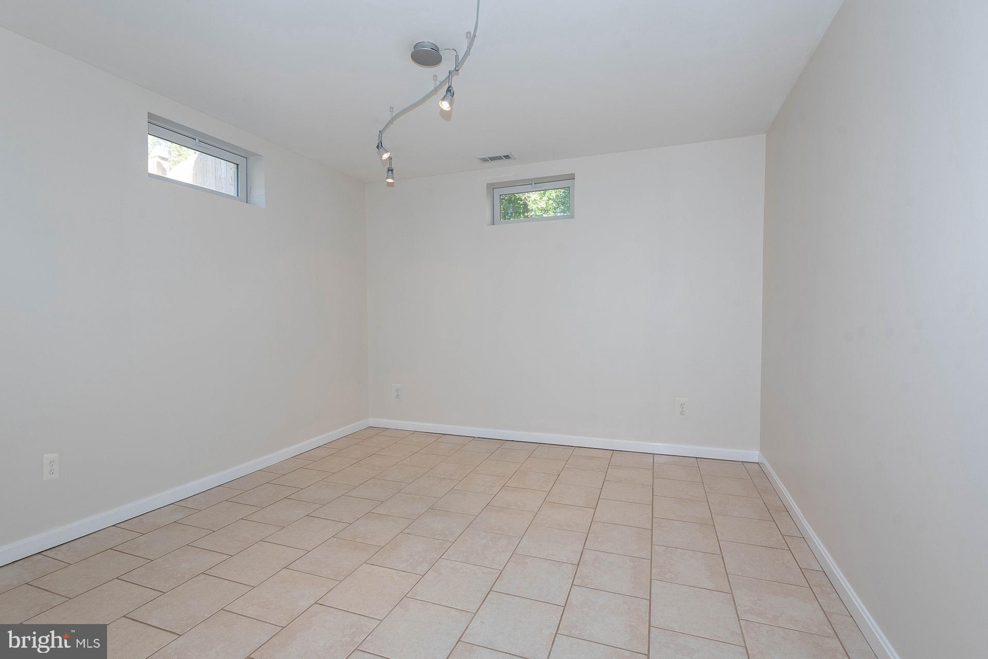 CROFTON VALLEY - Residential